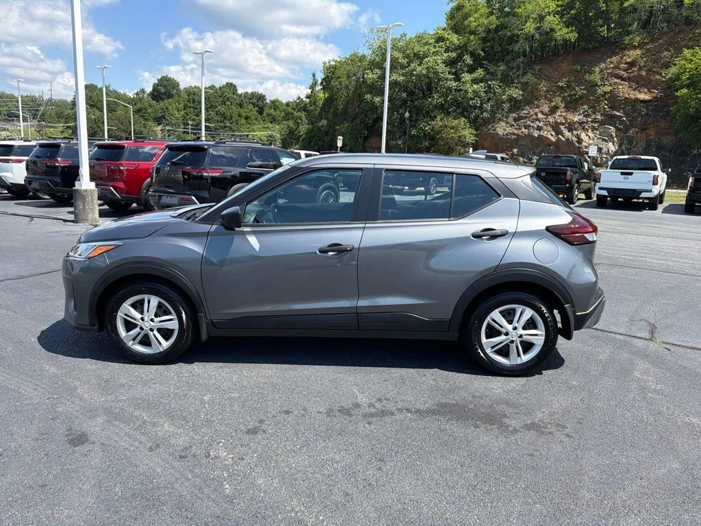 Used 2025 Gun Metall. Nissan S image 4