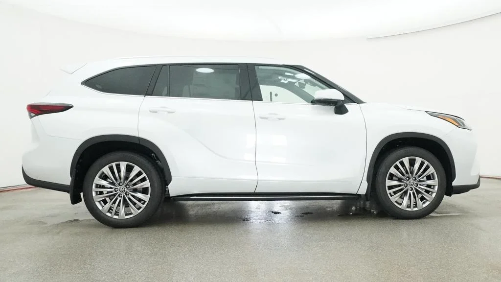 New 2026 Wind Chill Pearl Toyota Platinum image 7