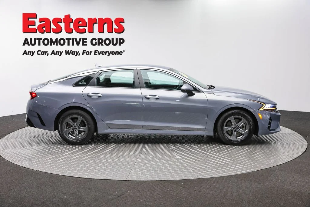 Used 2021 Silver Kia LXS image 4