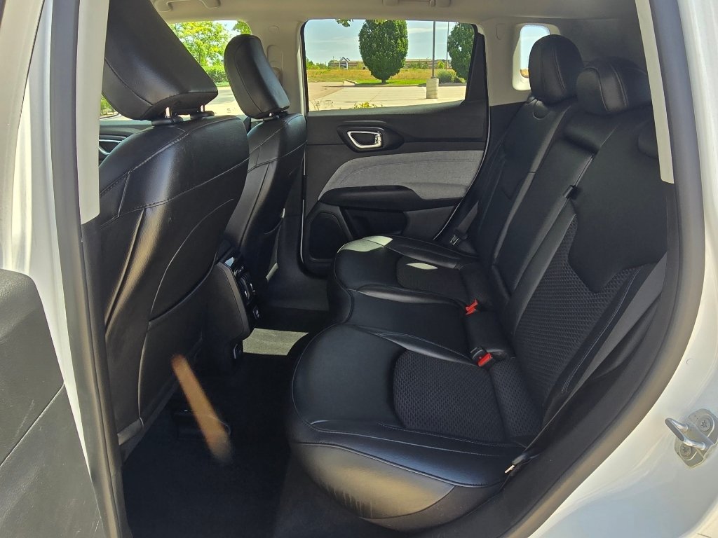 Used 2022 Bright White Clearcoat Jeep Latitude image 14