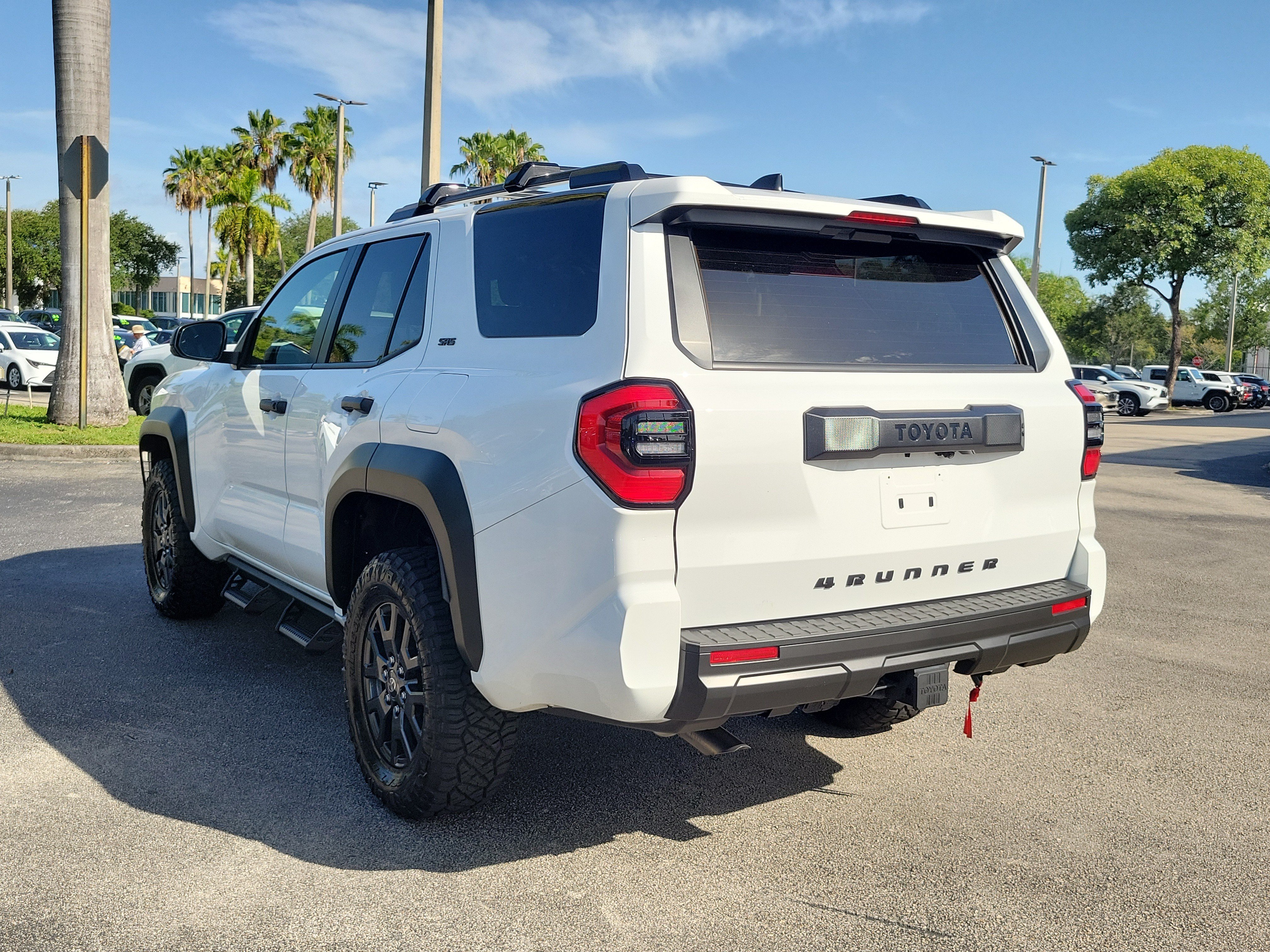 Used 2025 Ice Toyota SR5 image 7