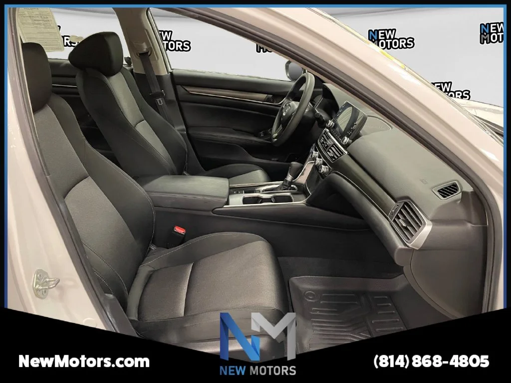 Used 2020 White Honda LX image 15