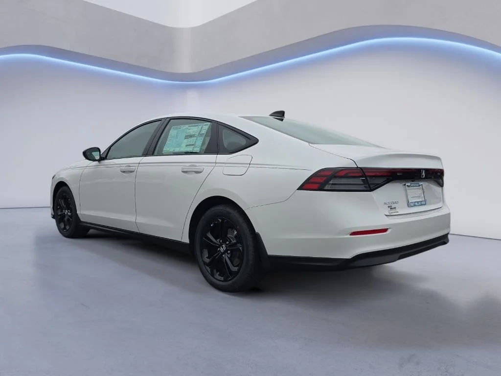 New 2025 Platinum White Pearl Honda SE image 4