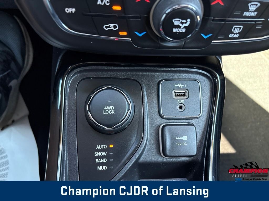 Used 2021 Blue Jeep Limited image 26