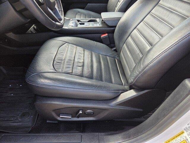 Used 2017 White Platinum Metallic Tri-Coat Ford SE image 10