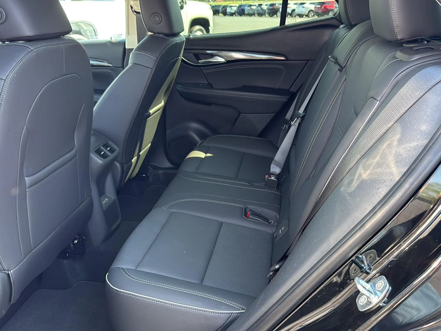 Used 2023 Ebony Twilight Metallic Buick Essence image 11