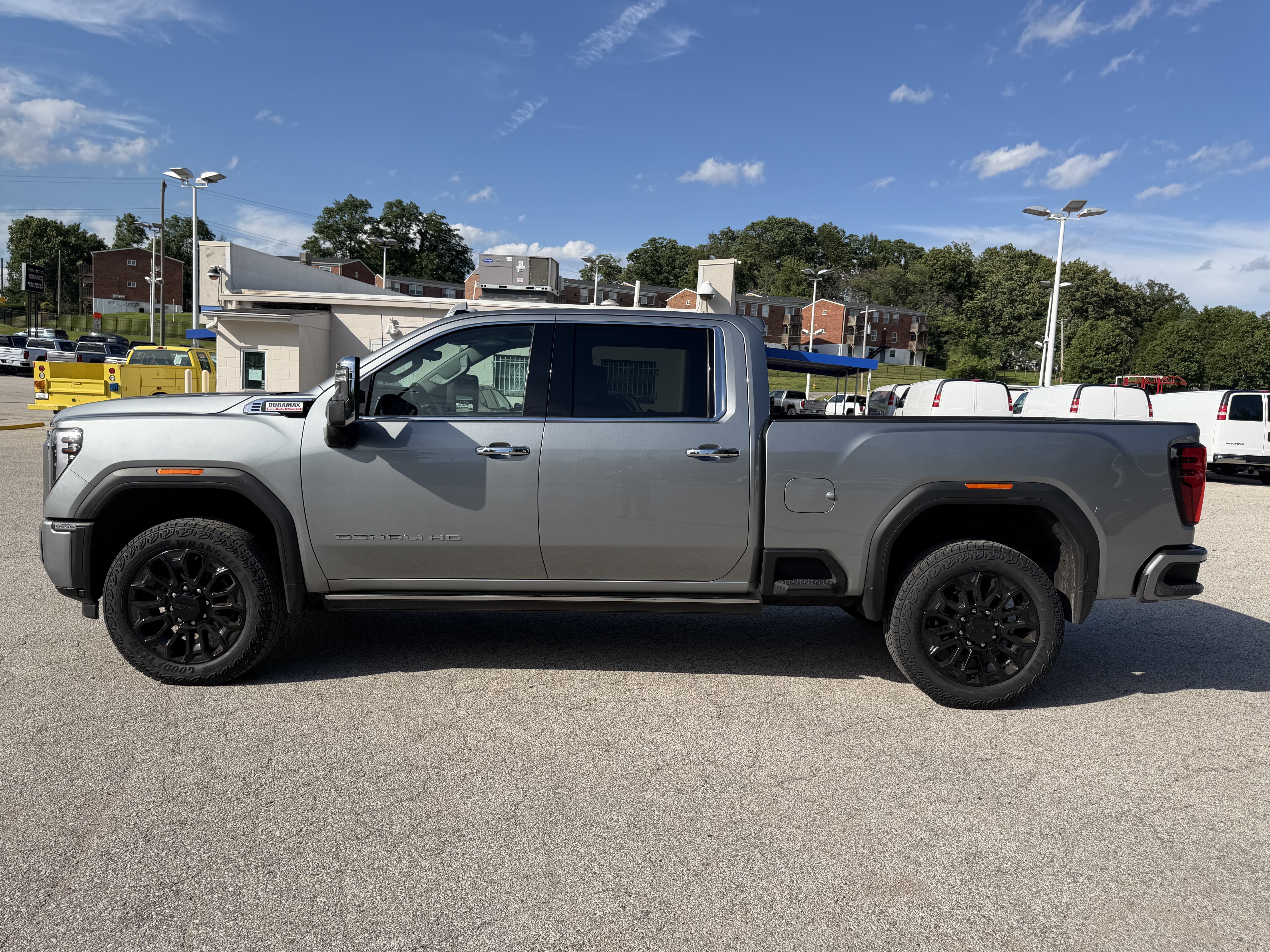 Used 2024 Sterling Metallic GMC Denali image 4