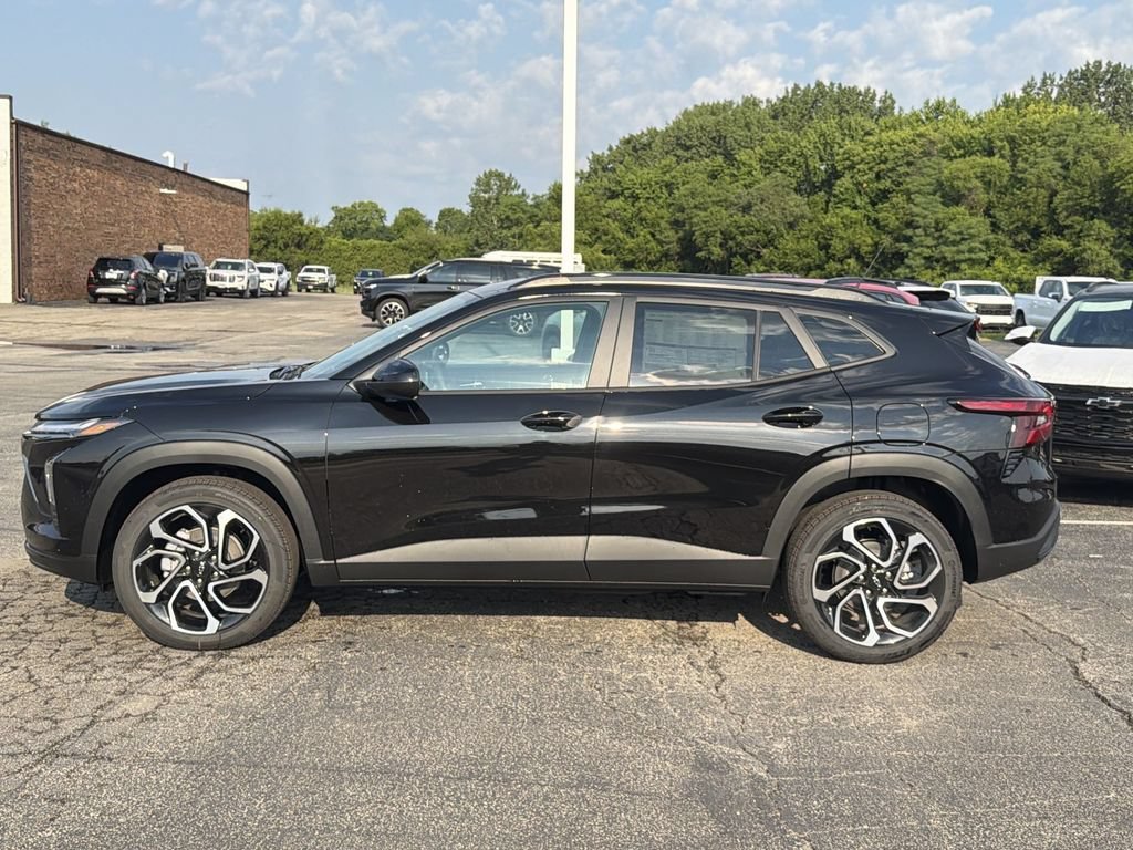 New 2026 Mosaic Black Metallic Chevrolet 2RS image 2