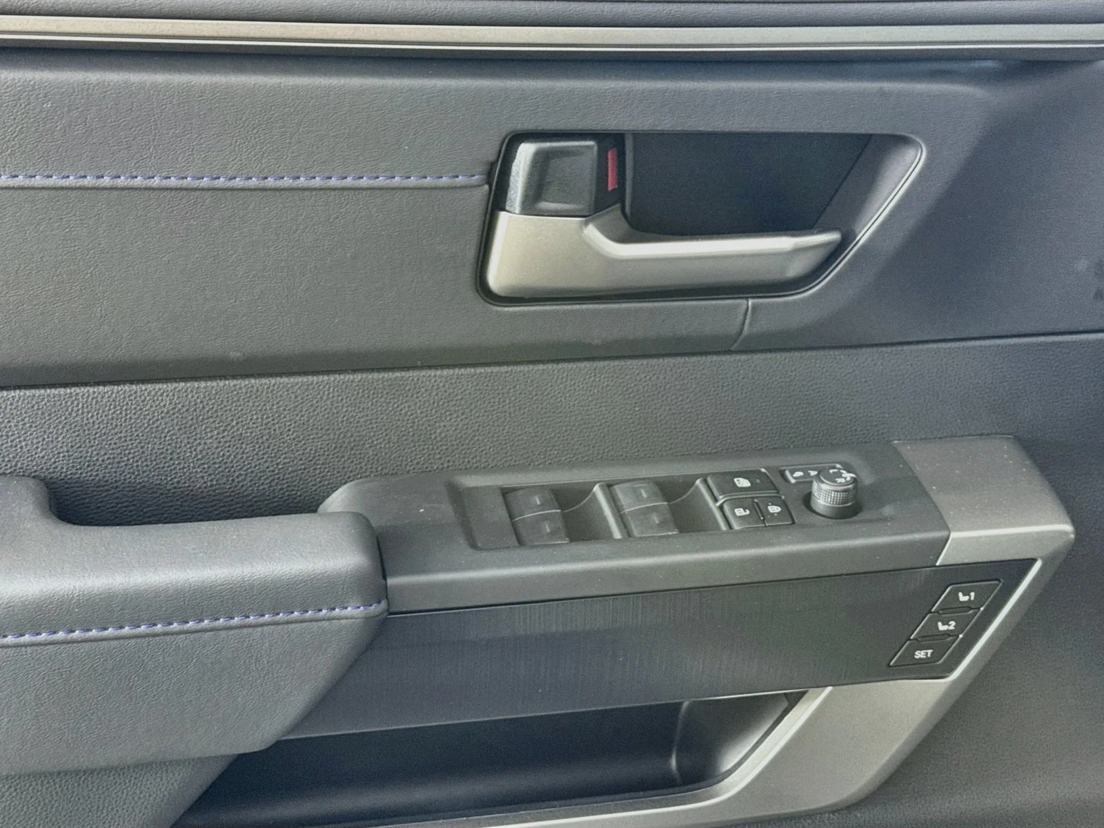 2026 Toyota Tundra Platinum - Photo 16