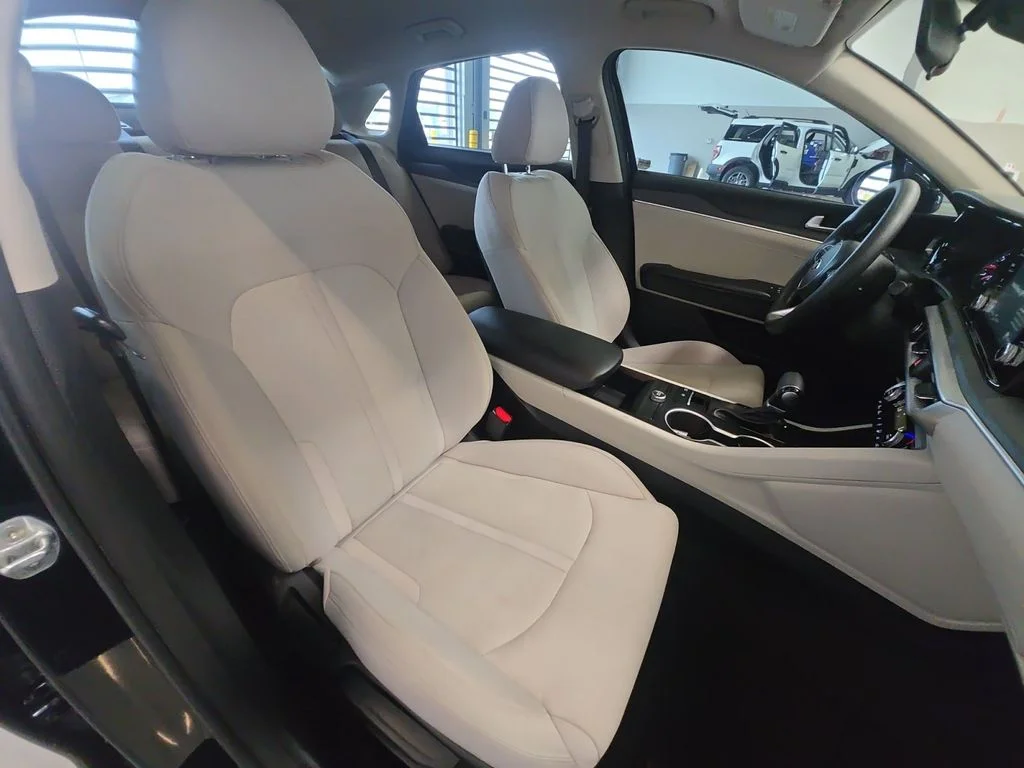 Used 2021 Black Kia LXS image 29