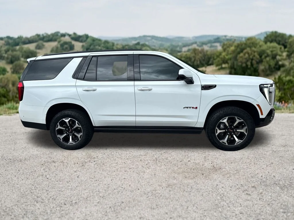 Used 2025 White GMC AT4 image 13