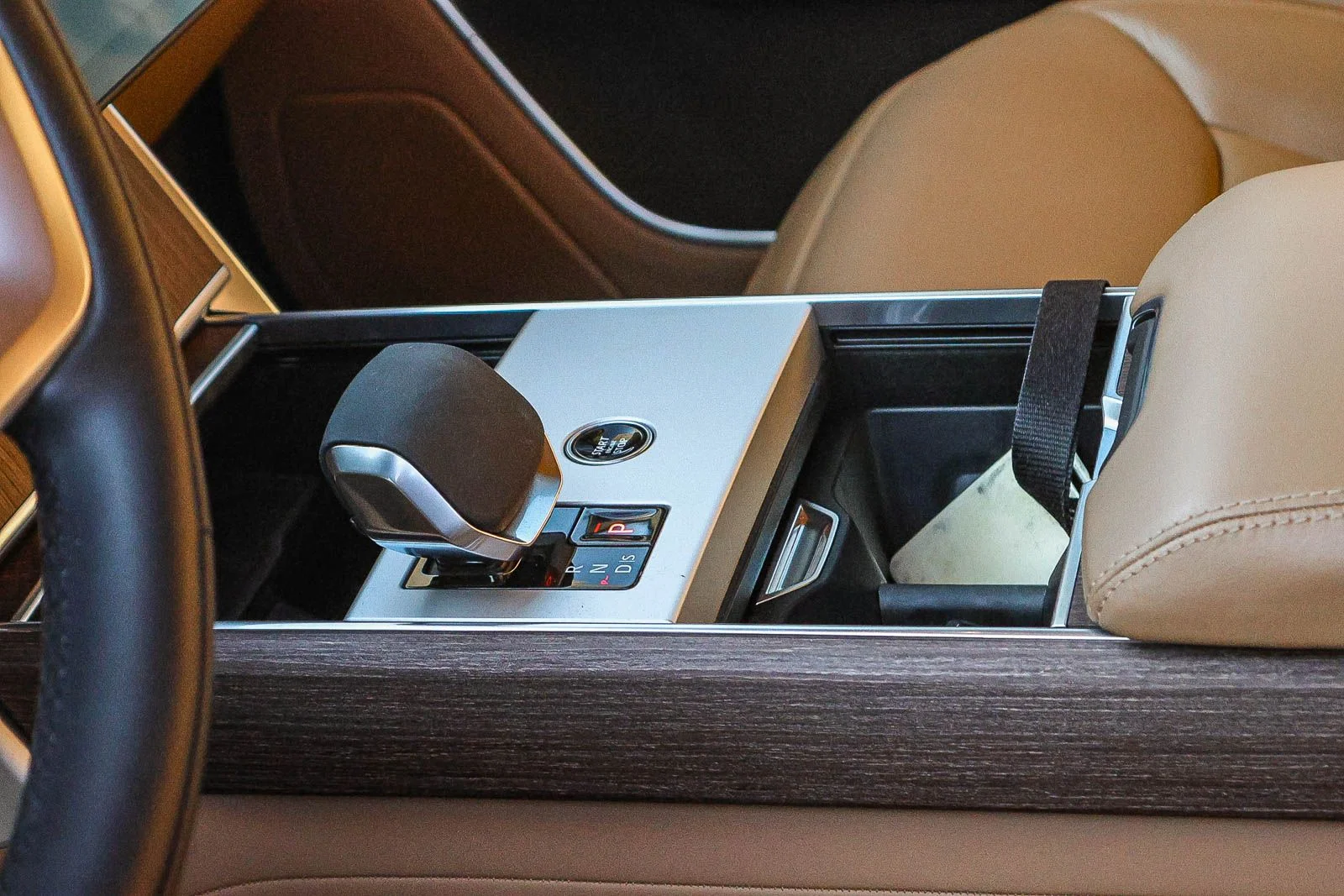 2025 Land Rover Range Rover SE - Photo 31