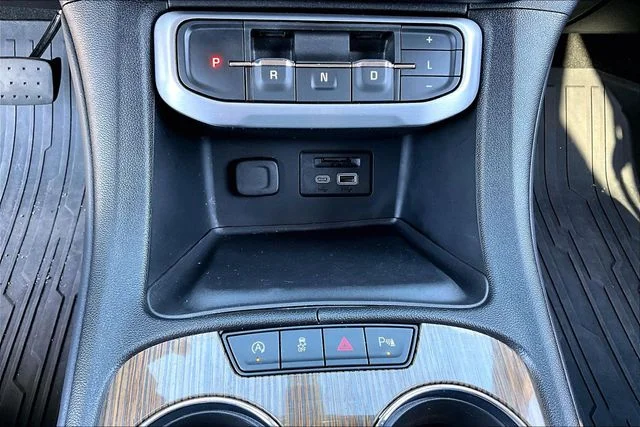2023 GMC Acadia SLE - Photo 24