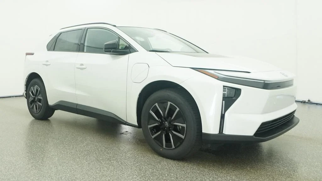 New 2026 Wind Chill Pearl Toyota XLE image 36