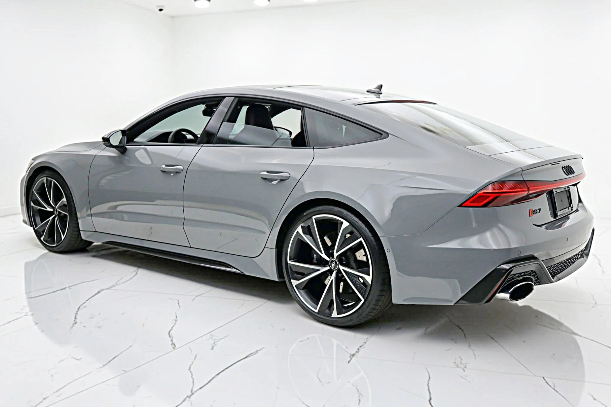 Used 2022 Gray Audi  image 8