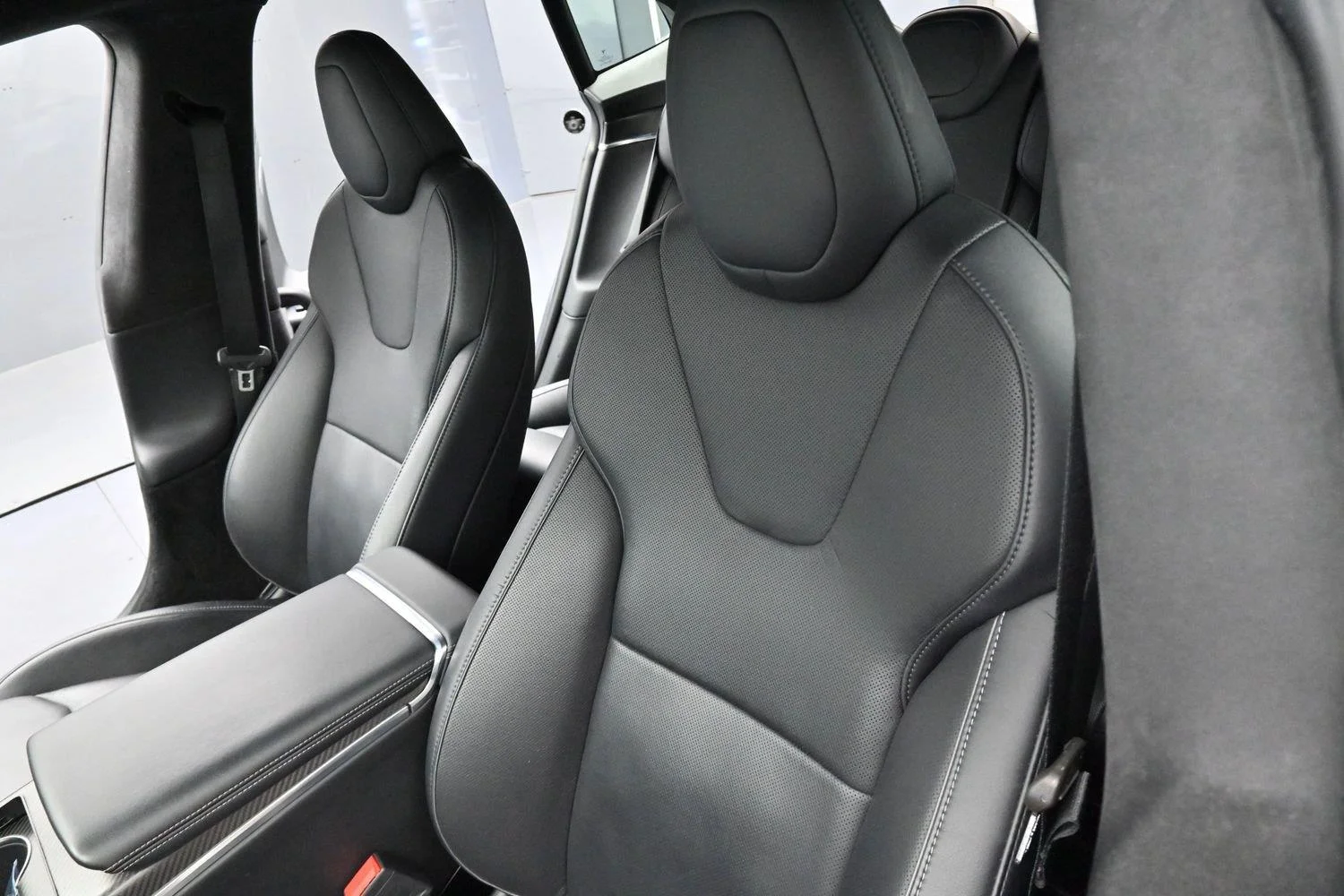 Used 2021 Midnight Silver Metallic Tesla Plaid image 15