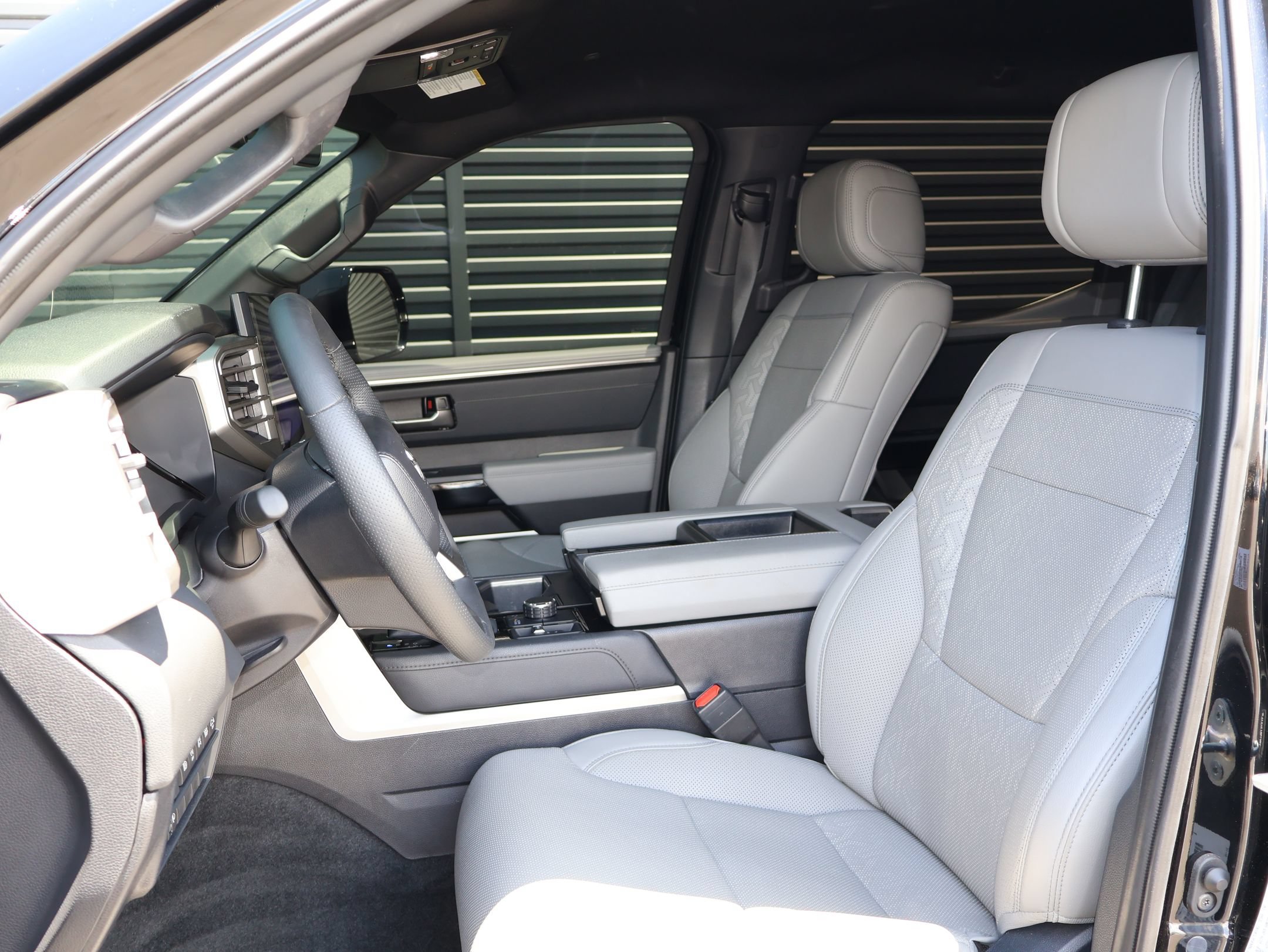 2025 Toyota Tundra Limited - Photo 21
