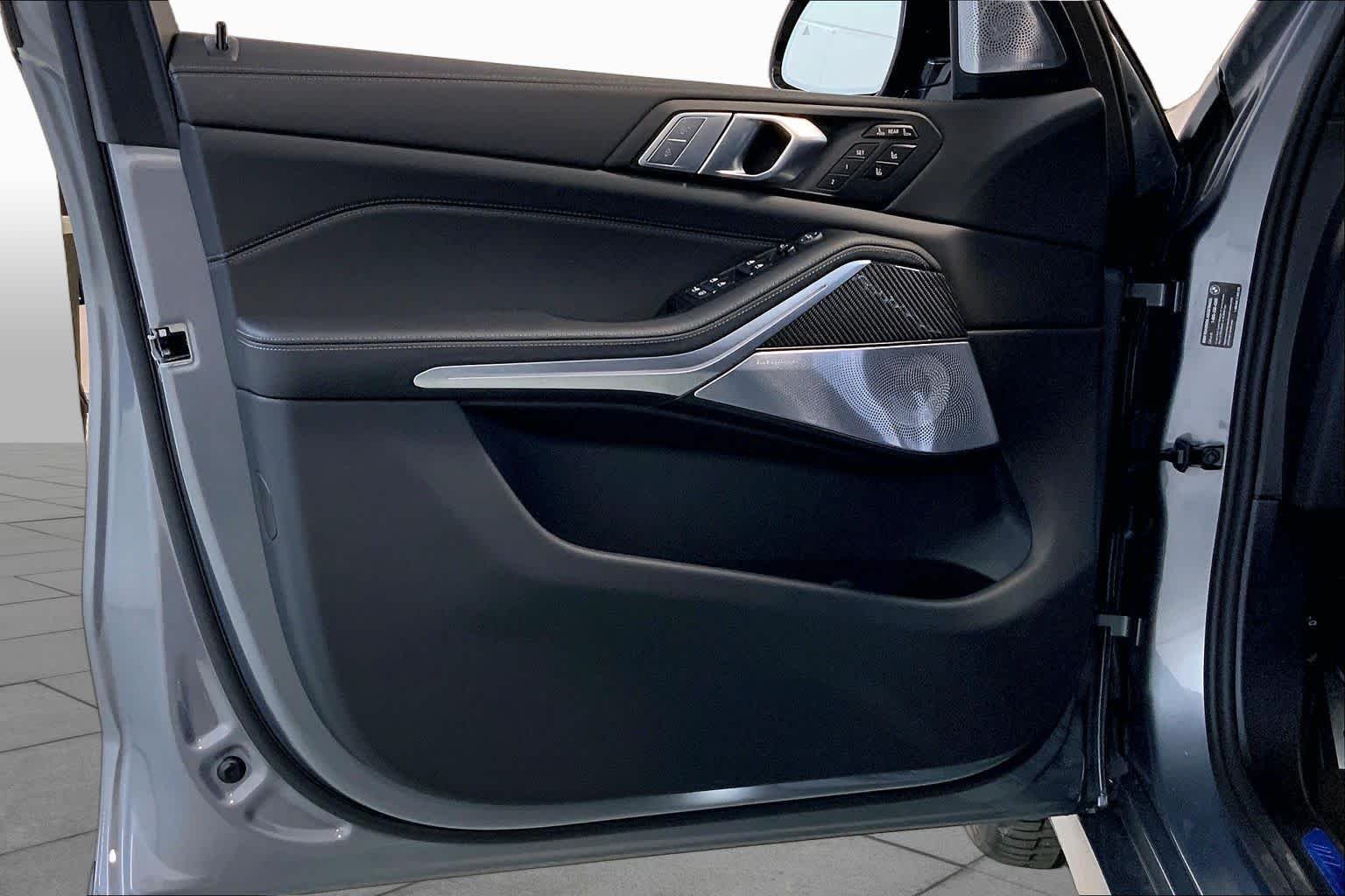 New 2027 Skyscraper Grey Metallic BMW M60i image 10