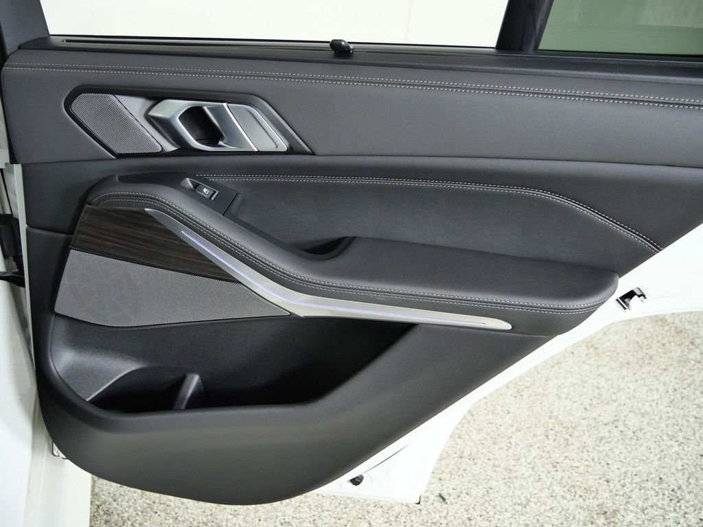 2026 BMW X5 M60i - Photo 25
