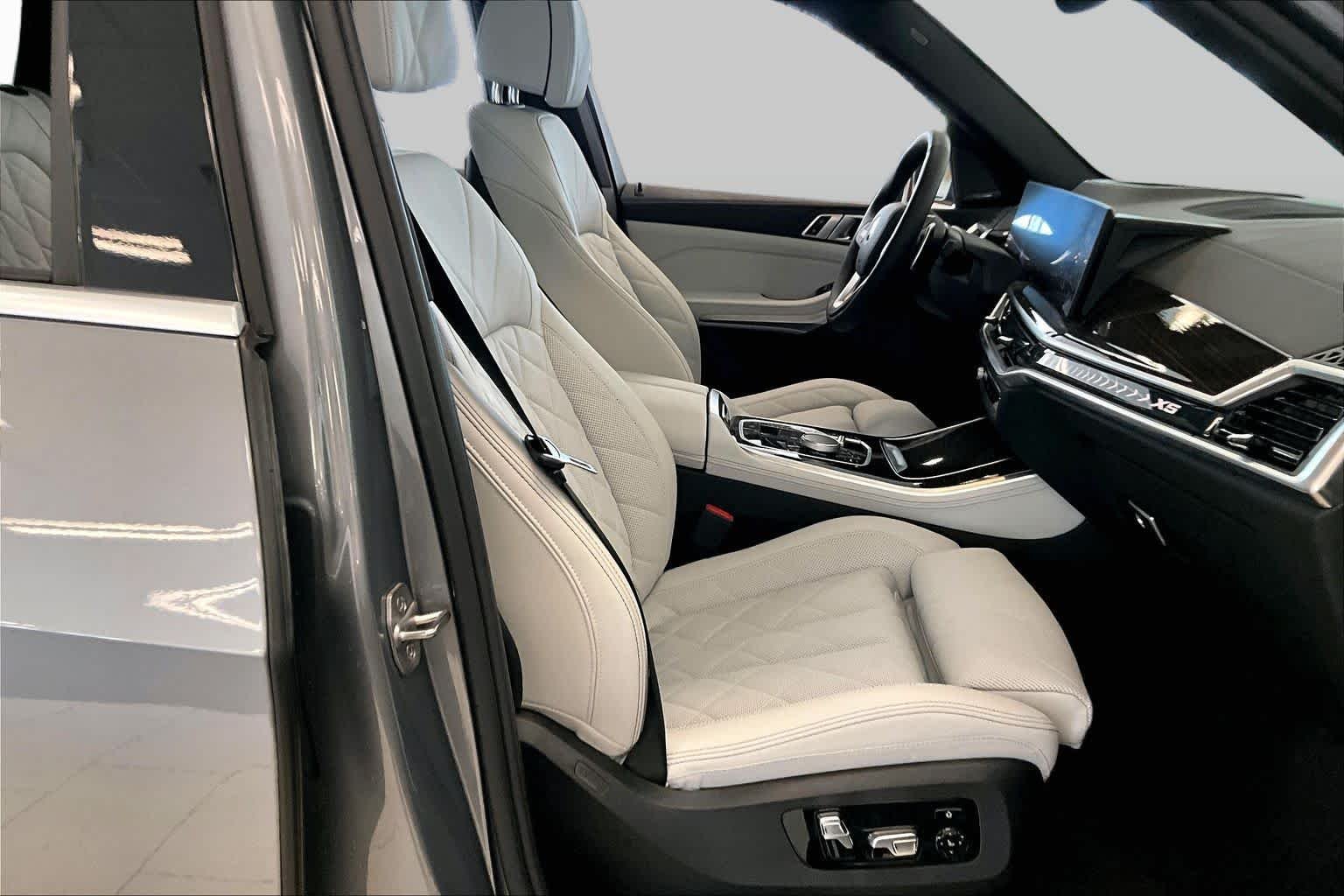 Used 2024 Skyscraper Grey Metallic BMW sDrive40i image 8