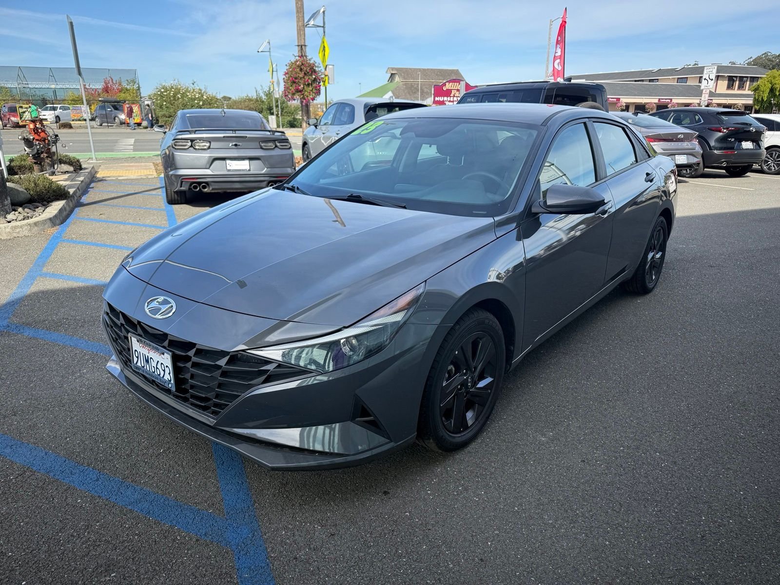 Used 2023 Gray Hyundai SEL image 4