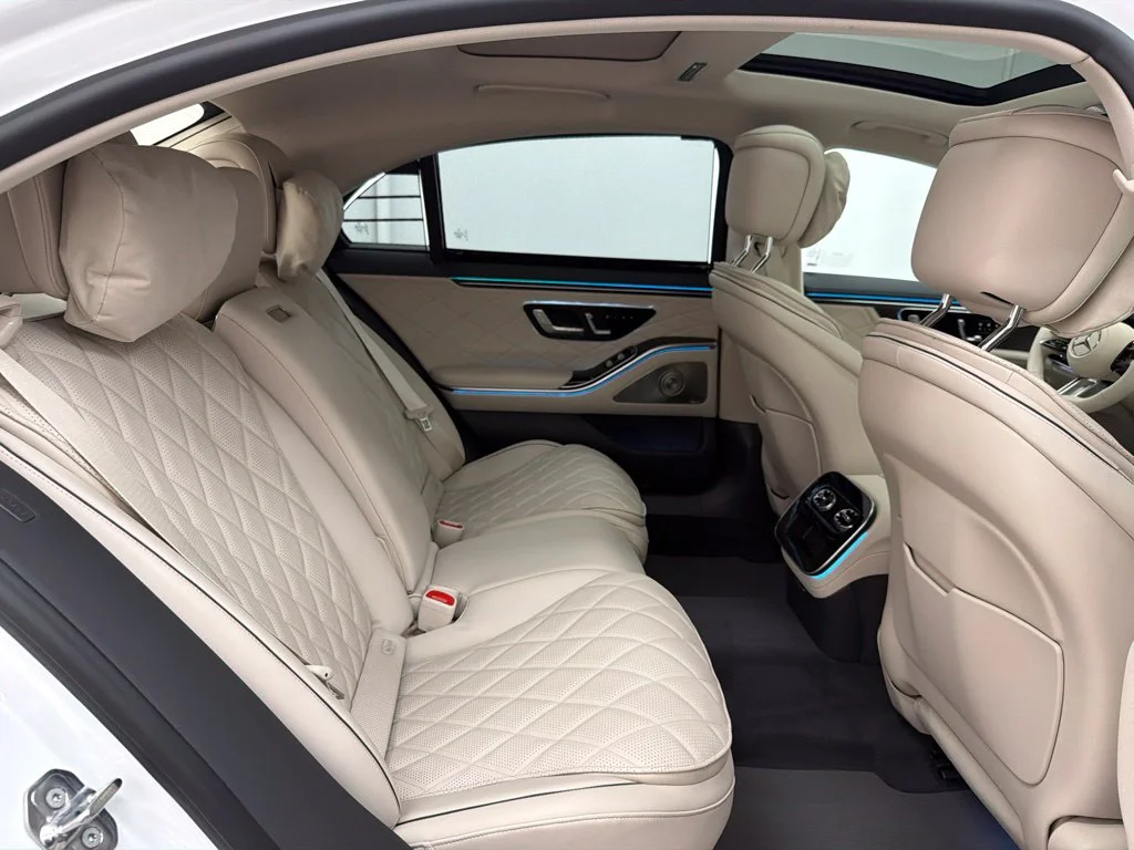 New 2027 White Mercedes-Benz S 580 image 26