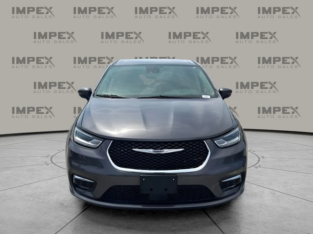 Used 2023 Gray Chrysler Touring L image 8