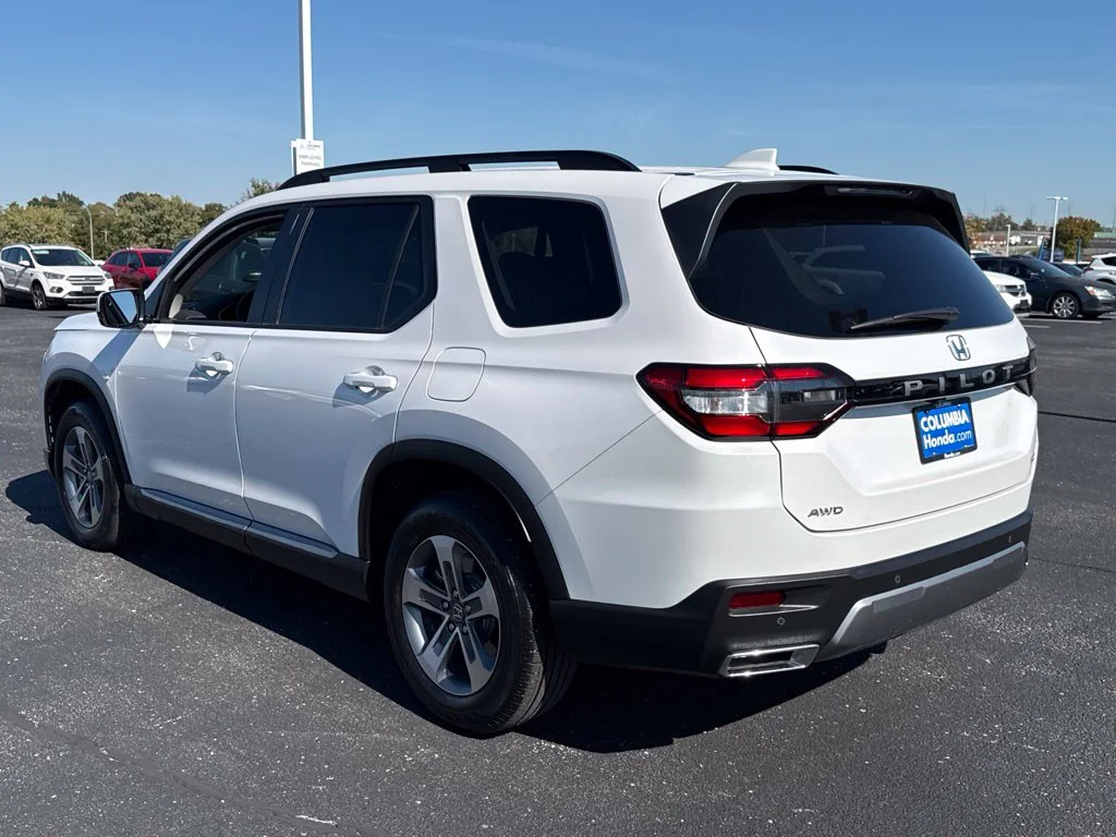 Used 2026  Honda EX-L image 2