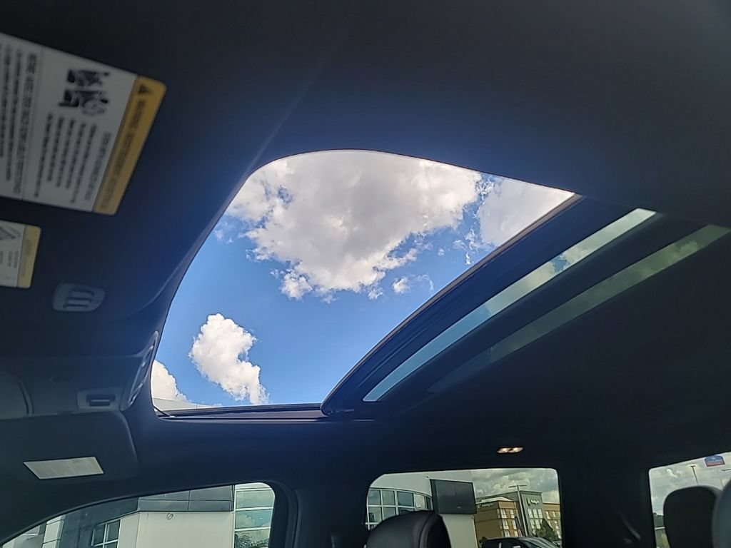 Used 2020  Ford XL image 30