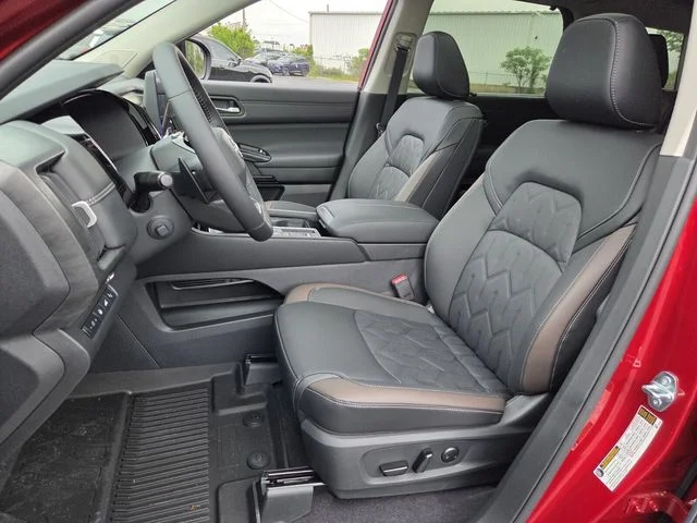 New 2026 Scarlet Ember Tintcoat Nissan Platinum image 9