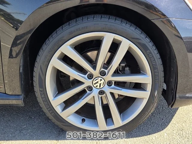 Used 2017 Black Volkswagen 1.8T R-Line image 20