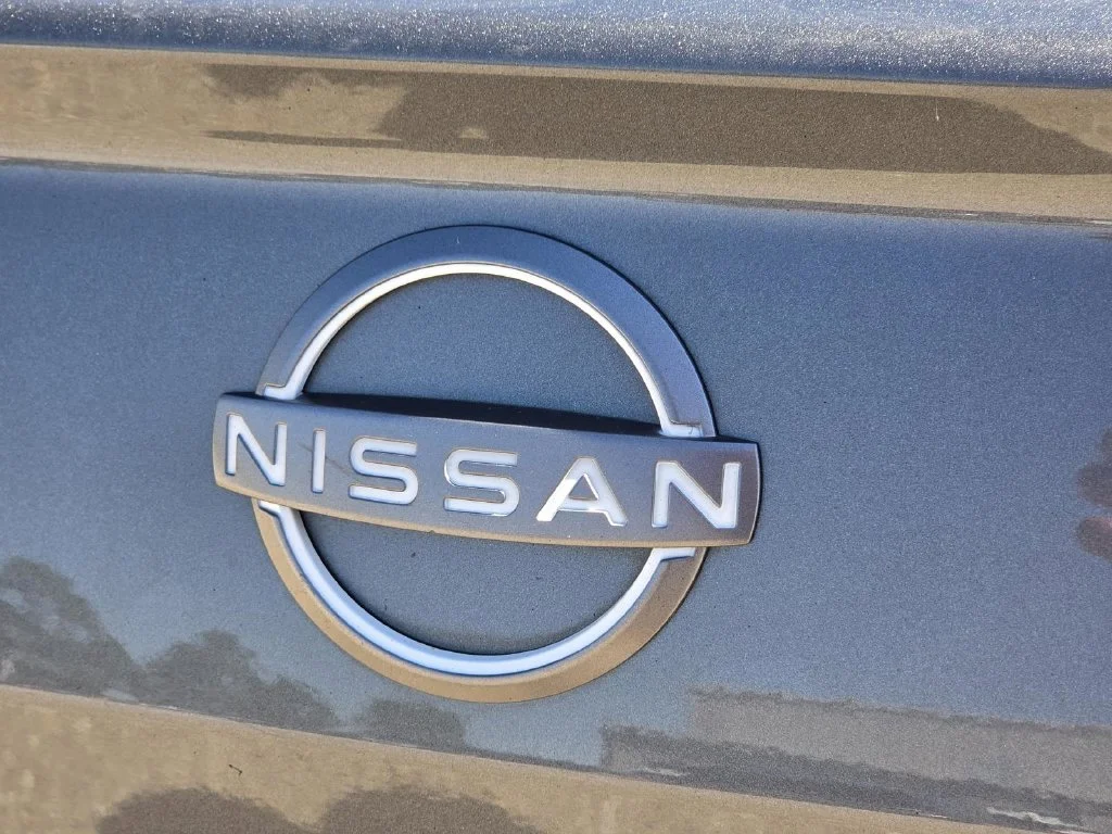 Used 2025 Gun Metallic Nissan 2.5 SV image 9