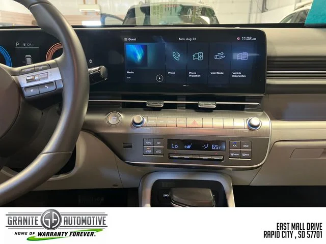 Used 2025 White Hyundai SEL image 26