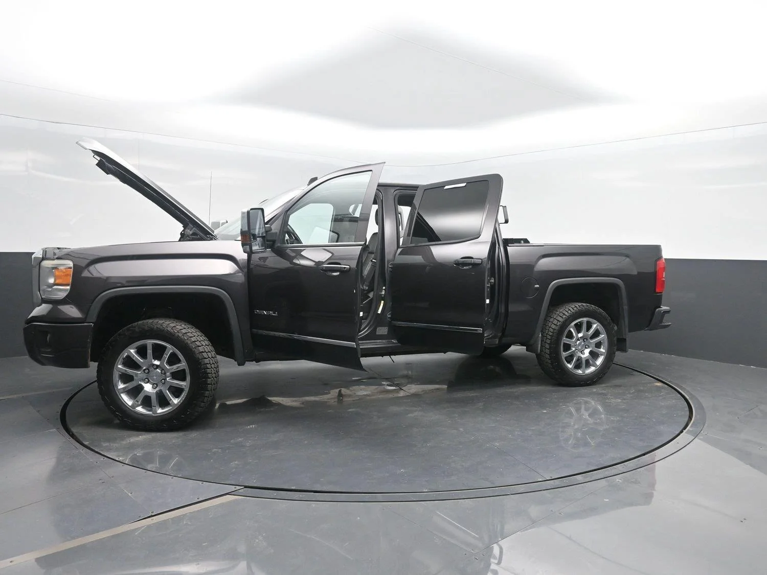 Used 2014 Iridium Metallic GMC Denali image 47