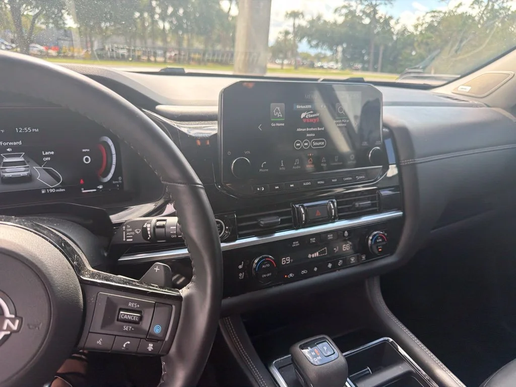Used 2024 Beige Nissan Platinum image 6