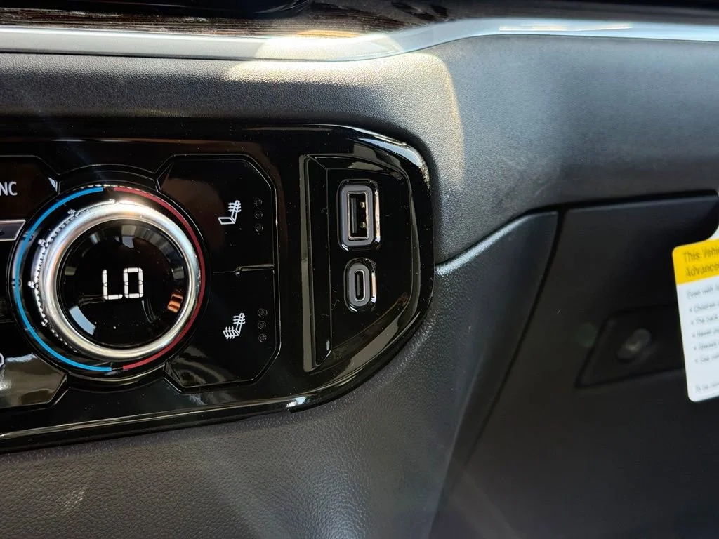 New 2026 Sterling Metallic GMC Elevation image 27