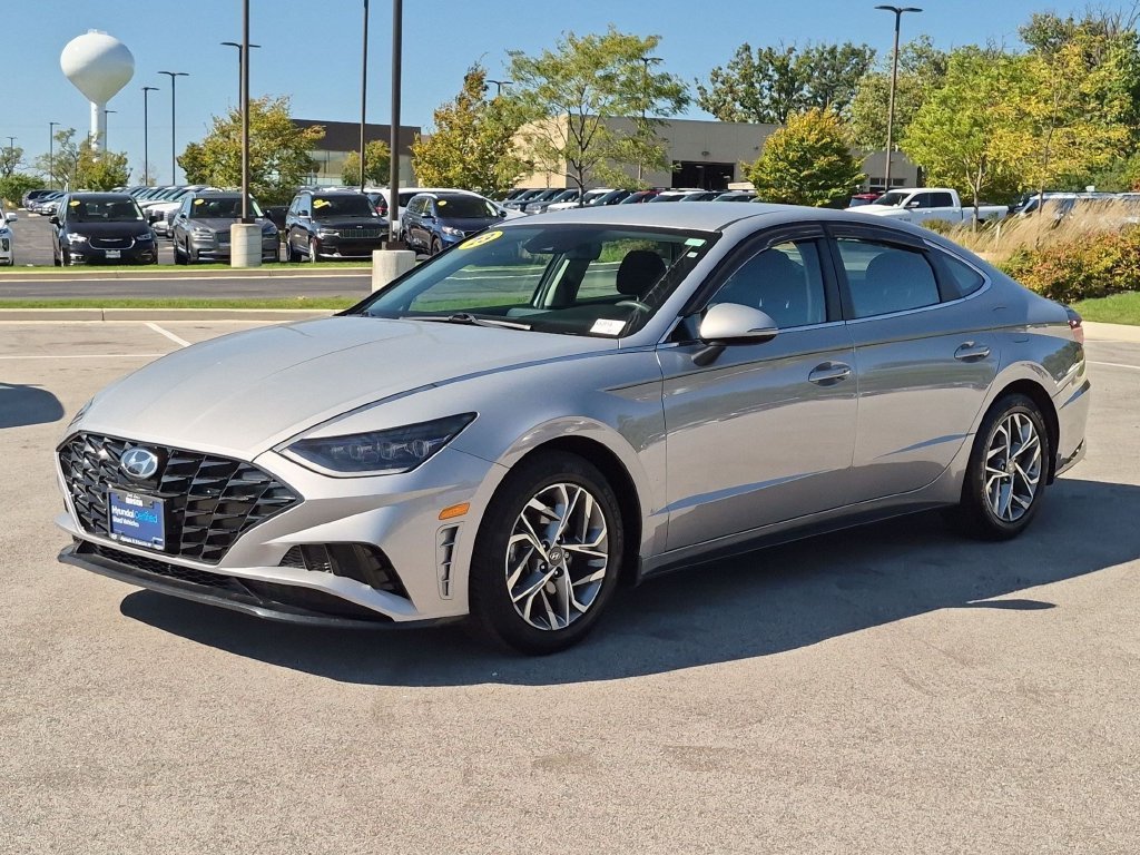 Certified Used 2023 Silver Hyundai SEL image 3