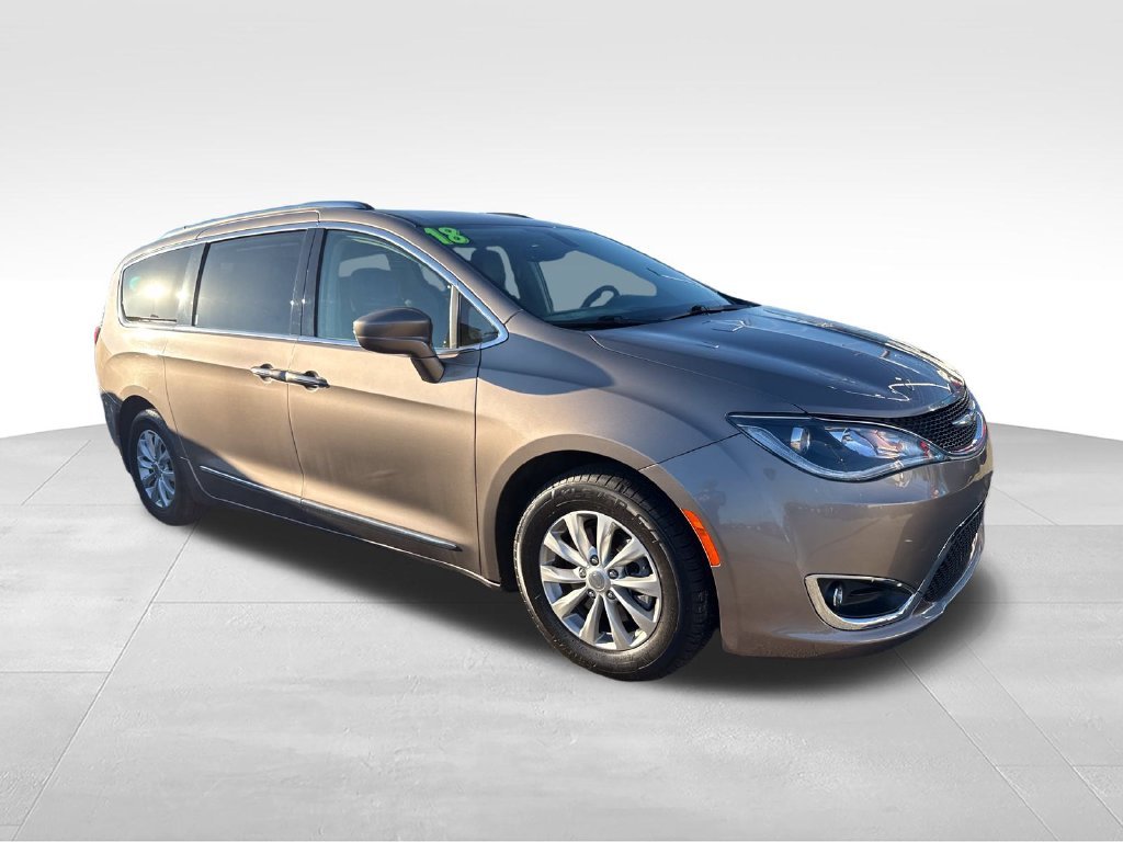 Used 2018 Silver Chrysler Touring L Plus image 7