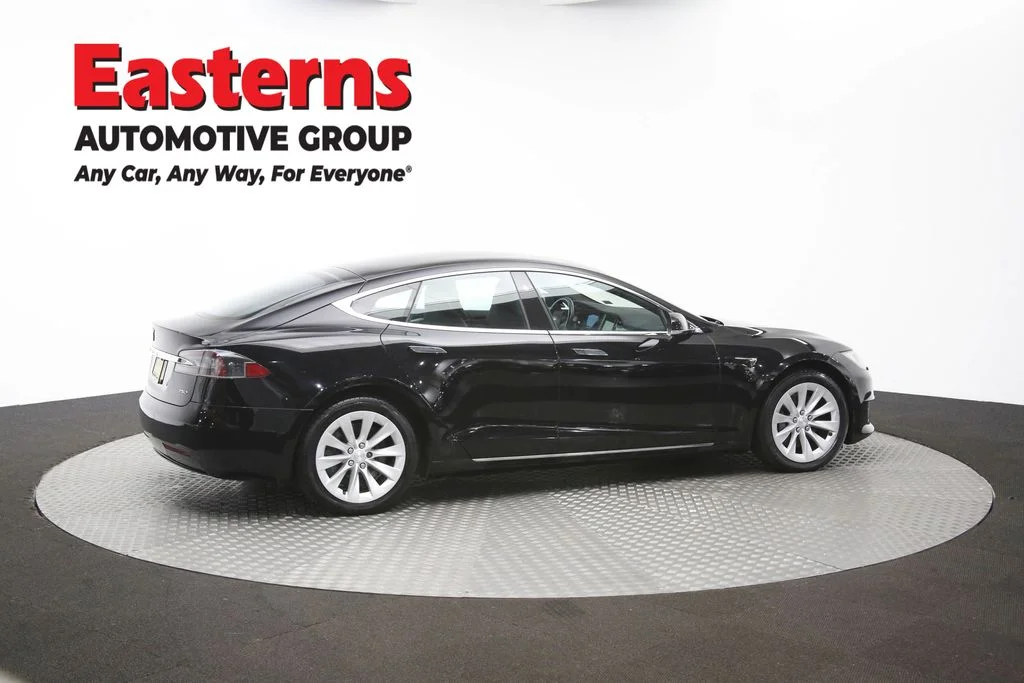 Used 2018 Black Tesla 75D image 38