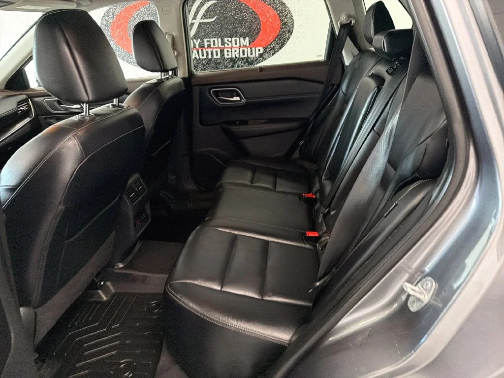 Used 2021 Gray Nissan SL image 14