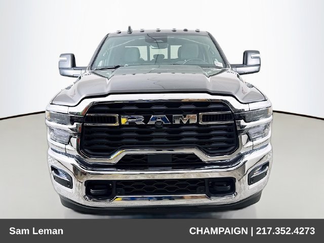 New 2026 Granite Crystal Metallic Clear-Coat Exterior Paint RAM Tradesman image 2