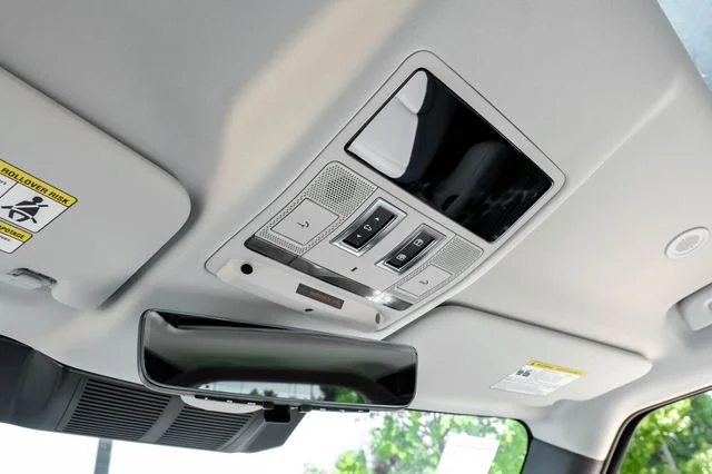 New 2026 Tasman Blue Land Rover X-Dynamic SE image 29