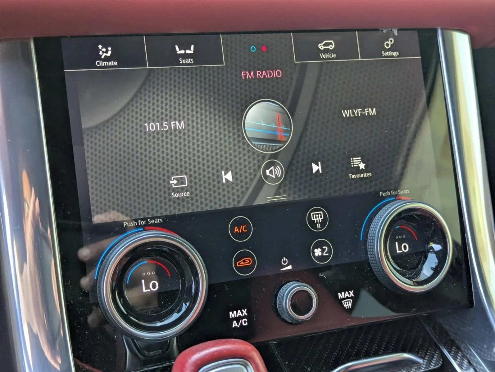 Used 2022 Silver/Gray Land Rover SVR image 21