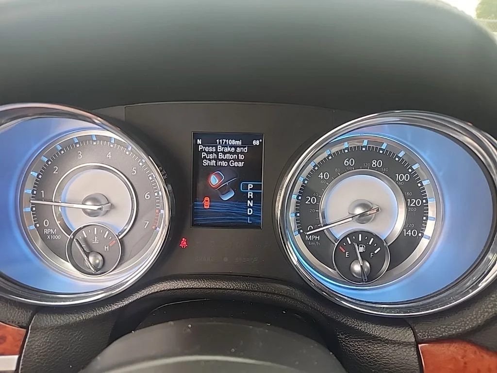 Used 2013 White Chrysler Base image 18