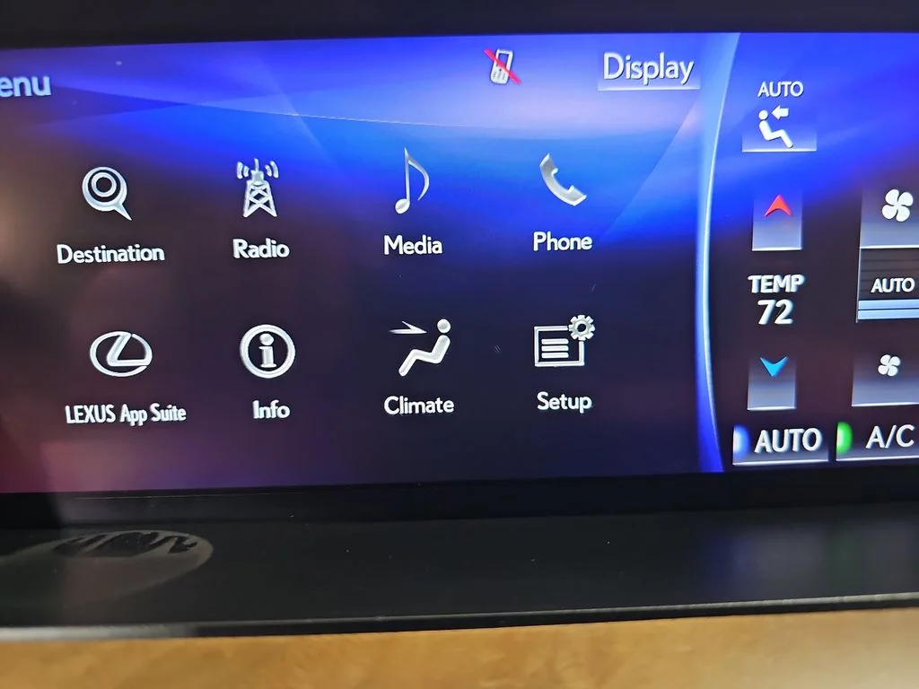 Used 2020 White Lexus 570 image 24