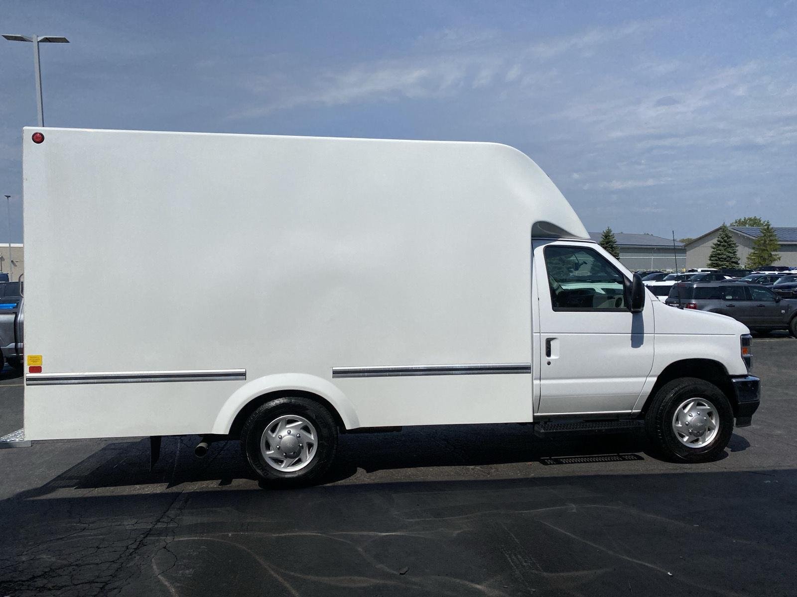 Used 2025 Wh Ford  image 8