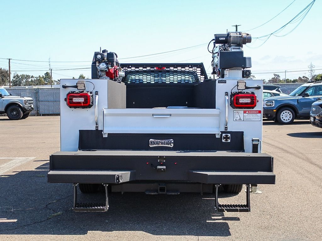 New 2025 Oxford White Ford XL image 7