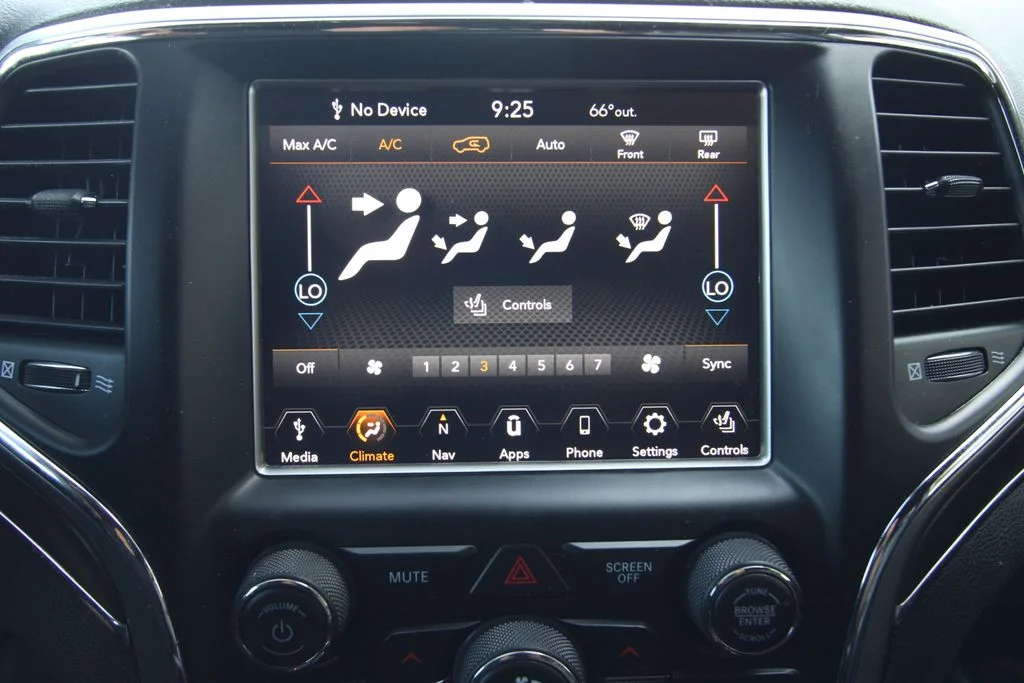 Used 2018 White Jeep Limited image 32