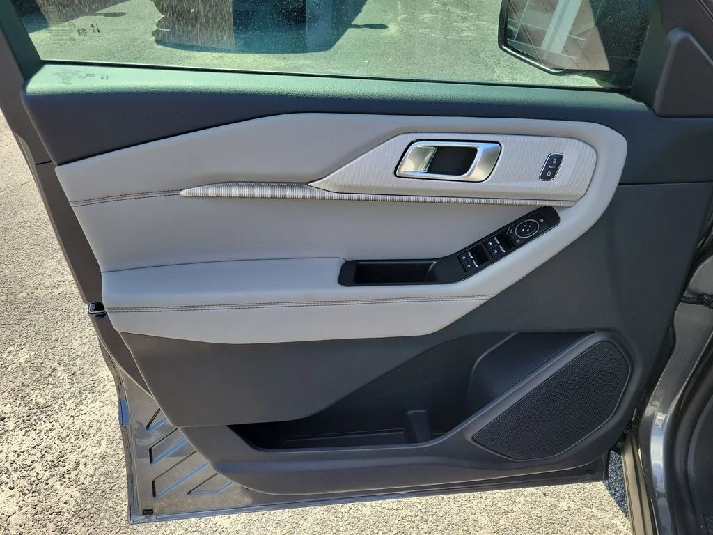 New 2026 Carbonized Gray Metallic Ford Active image 15