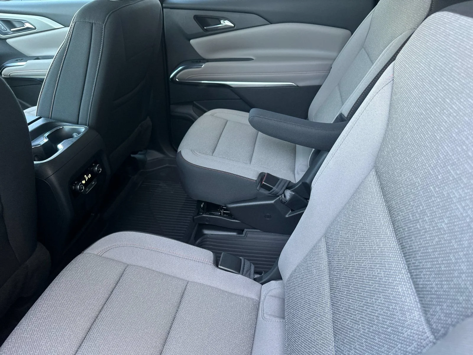 2027 Chevrolet Traverse LT - Photo 12